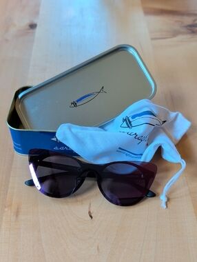 Women’s Cat-Eye Sunglasses in Deep Purple